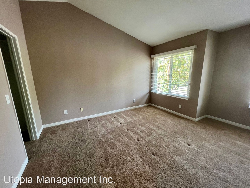 253 Gallery Way - Photo 11