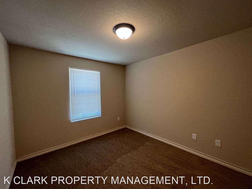 6878 Lakeview Dr #102 - Photo 32