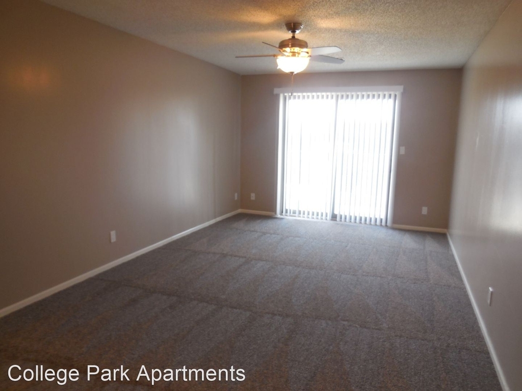 120 College Park Circle - Photo 2