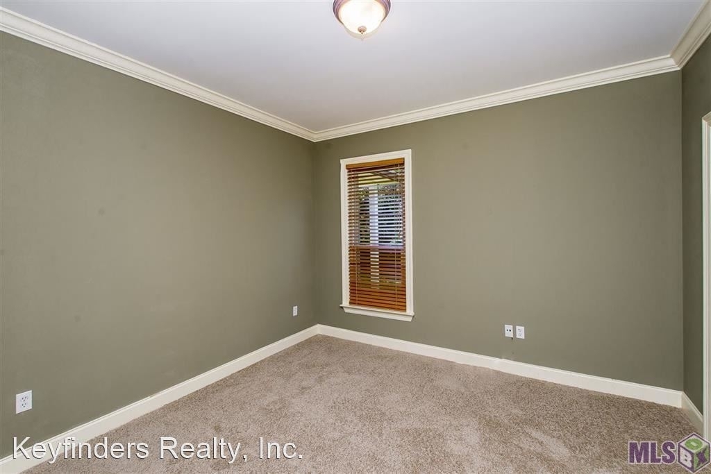 13242 Briarbend Ave. - Photo 11