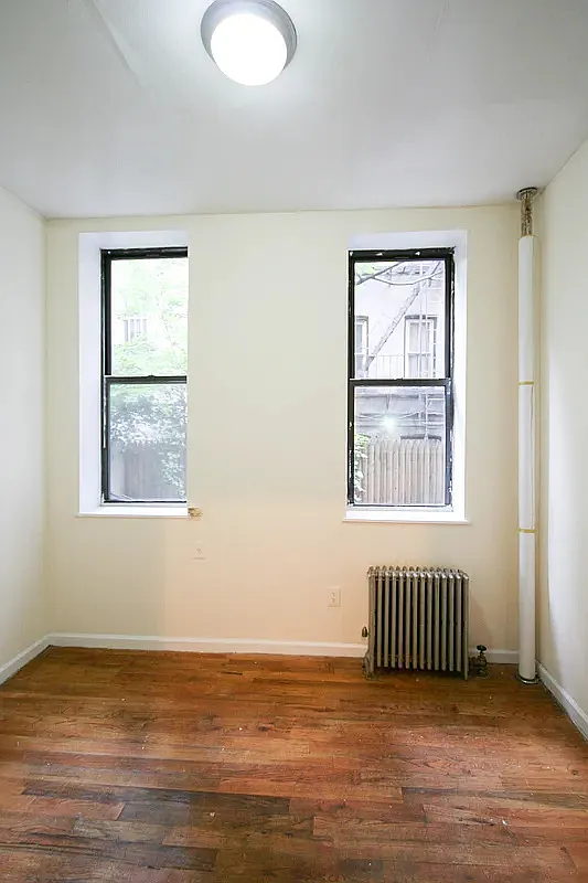 East 7th Street - Photo 0