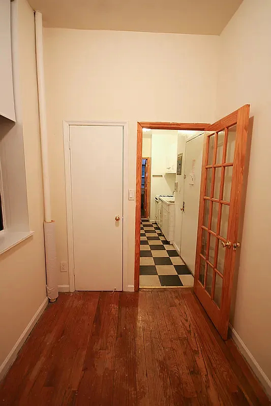 East 7th Street - Photo 1