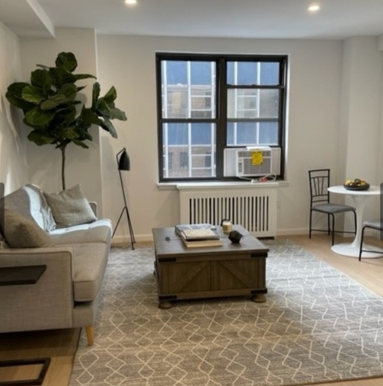 155 East 47th Street - Photo 6