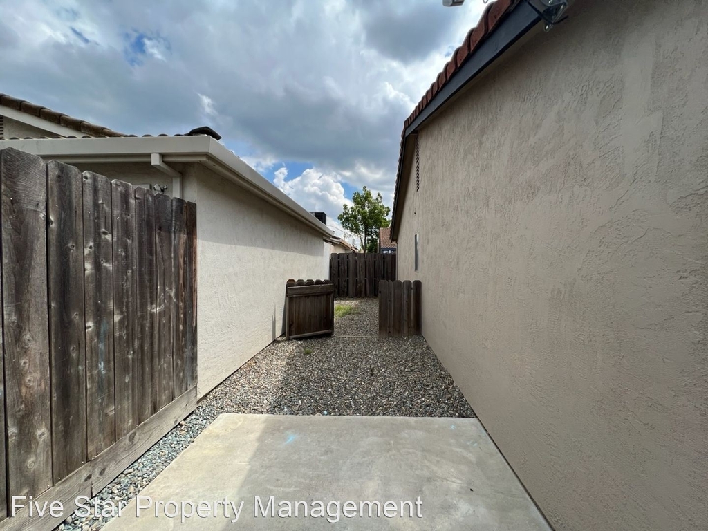 3636 Almeria Dr - Photo 26