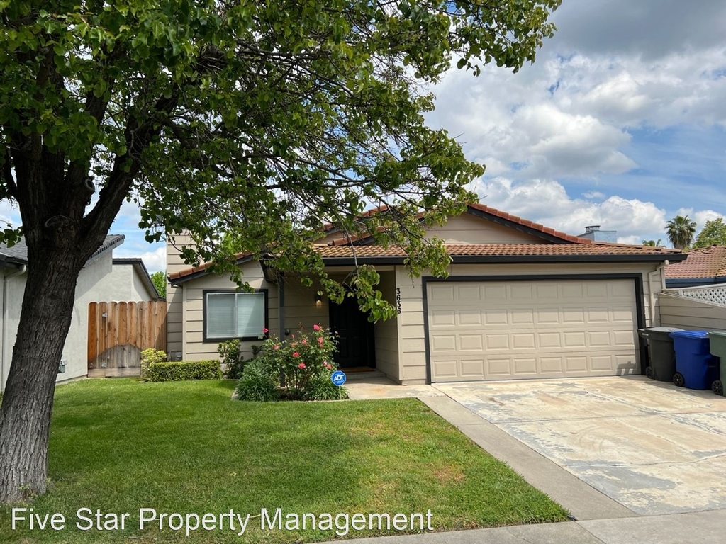 3636 Almeria Dr - Photo 0