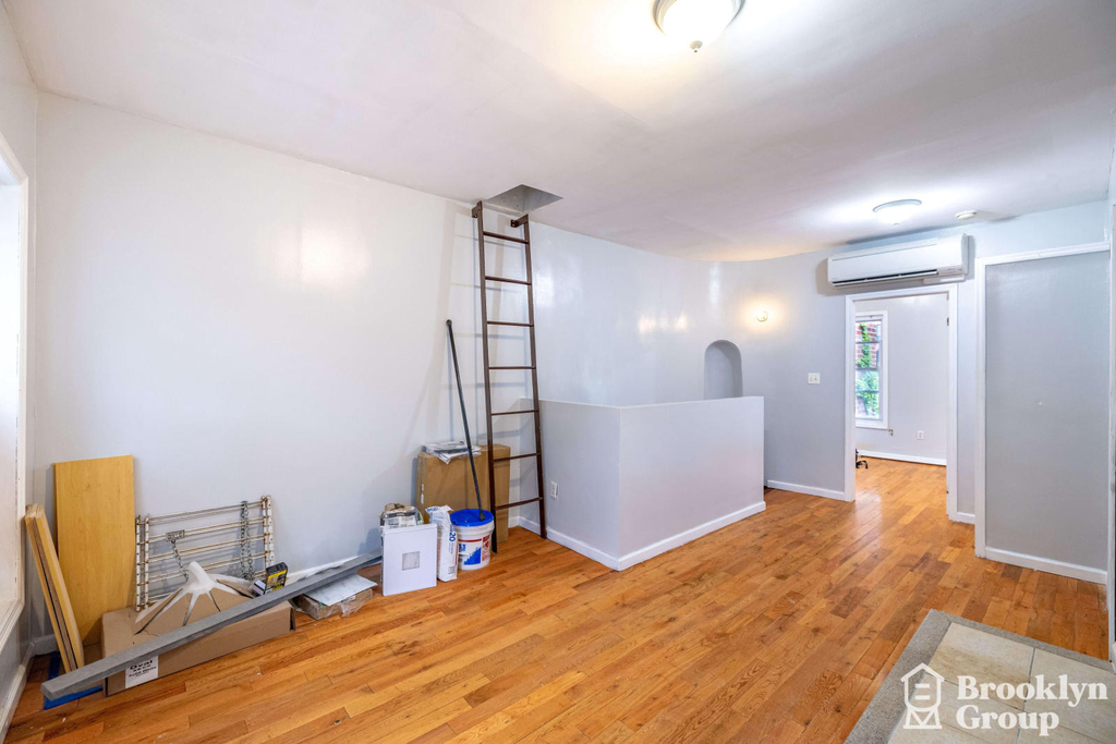 354 Lexington Avenue - Photo 2