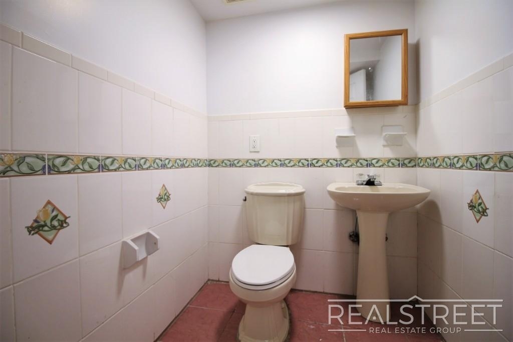 251 Patchen Avenue - Photo 9