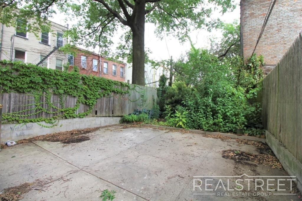 251 Patchen Avenue - Photo 6