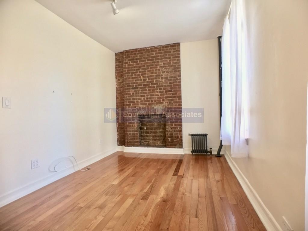 3135 Broadway - Photo 1