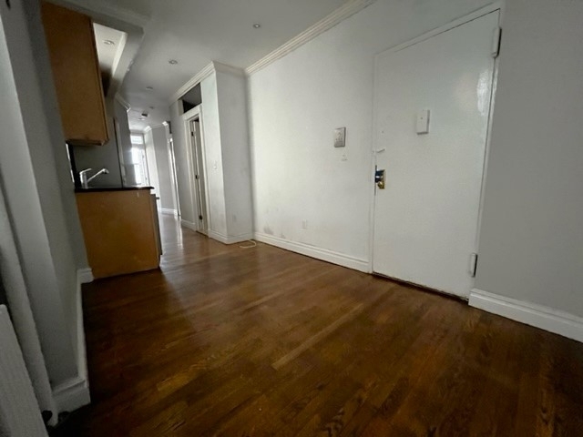 212 East 25th Street - Photo 2