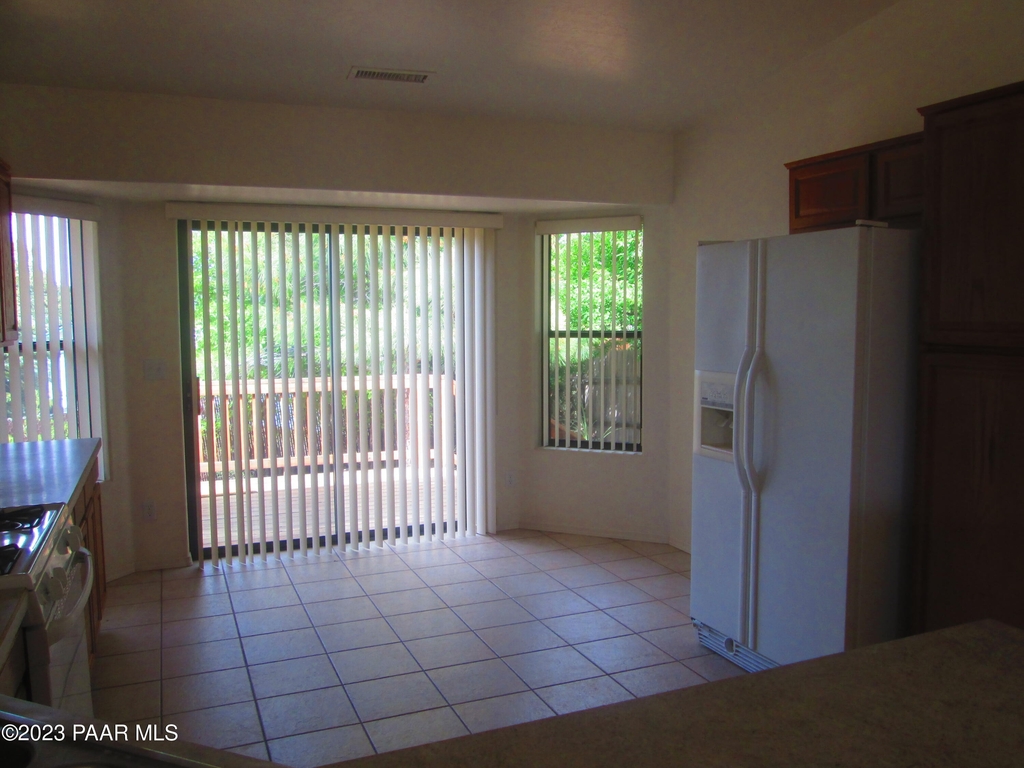 585 S Bradshaw Drive - Photo 4