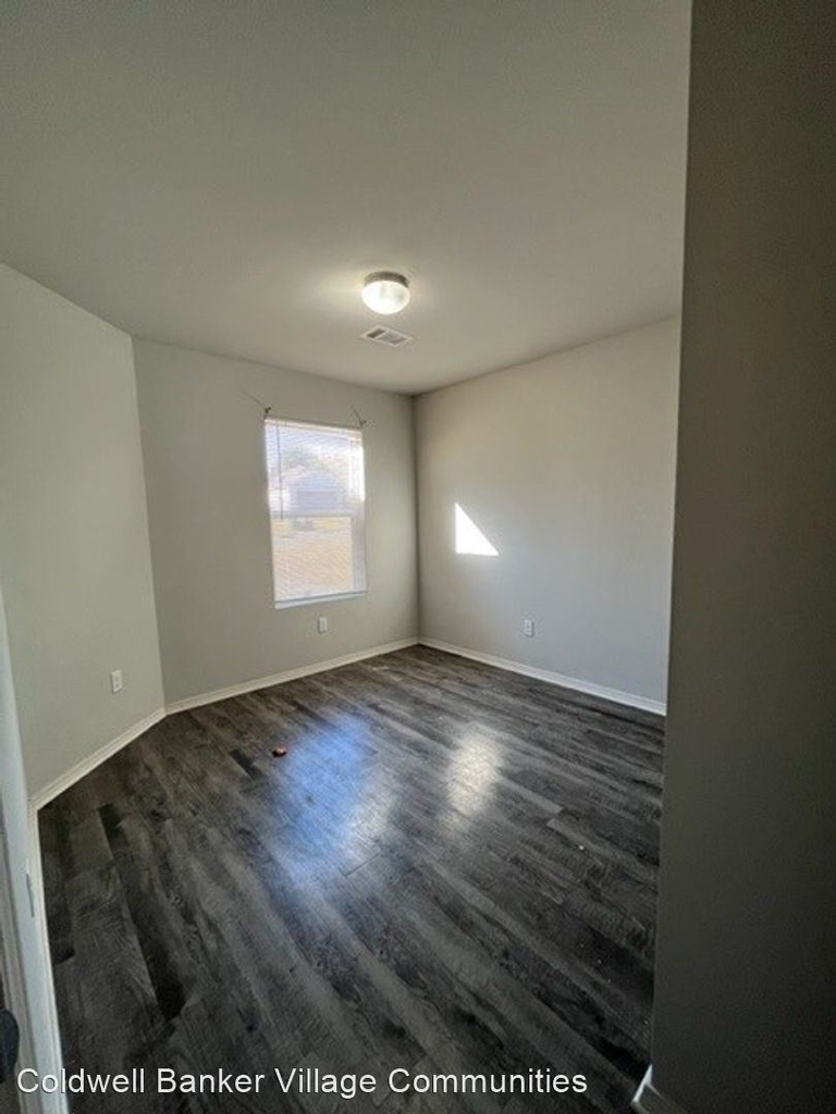 2404 Judes Way - Photo 12