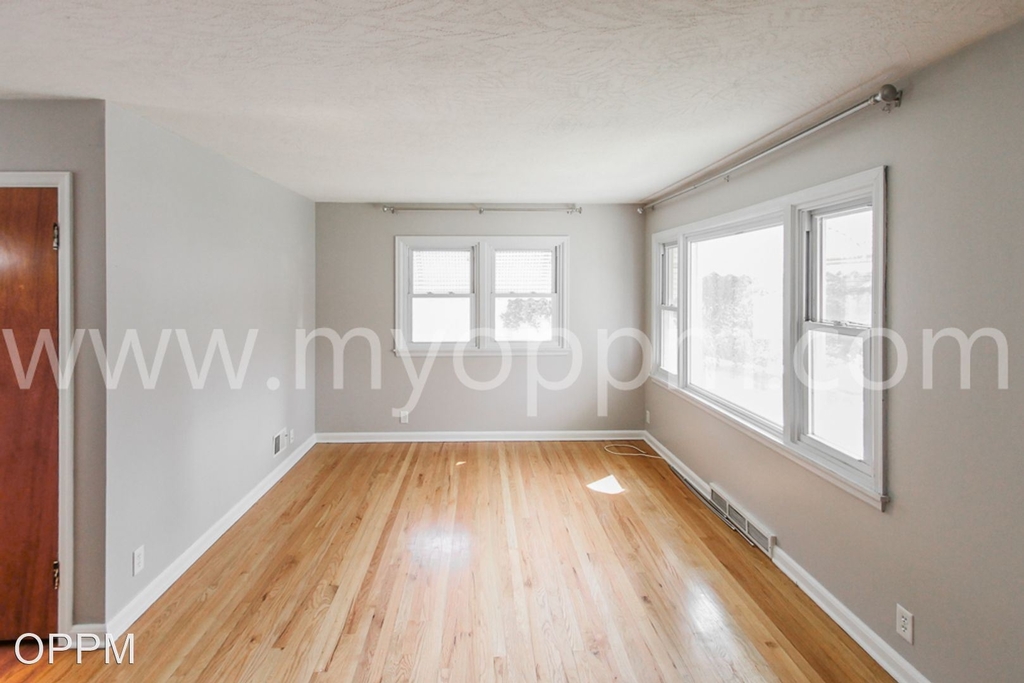 725 N. 75th St - Photo 3