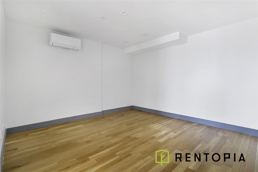 209 Montrose Avenue - Photo 7