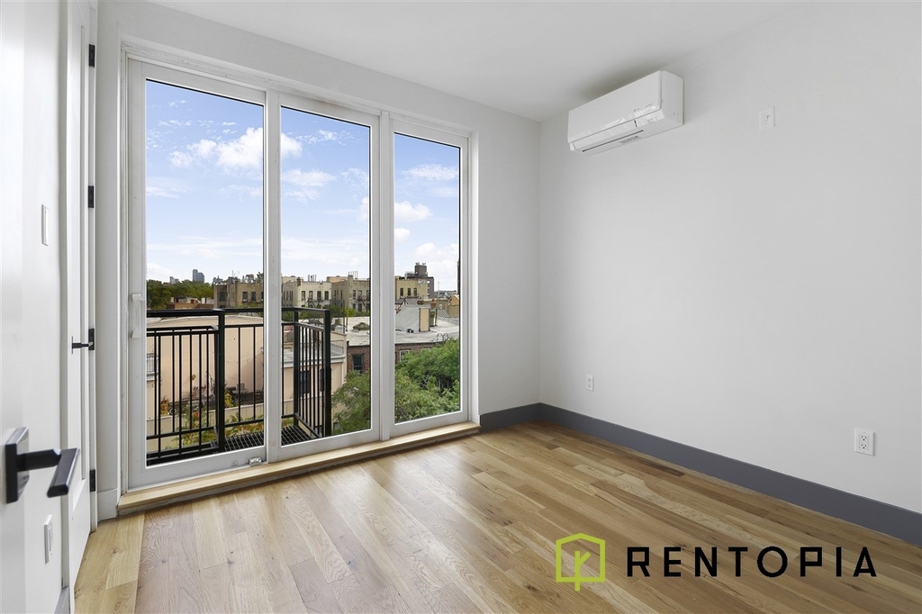209 Montrose Avenue - Photo 6
