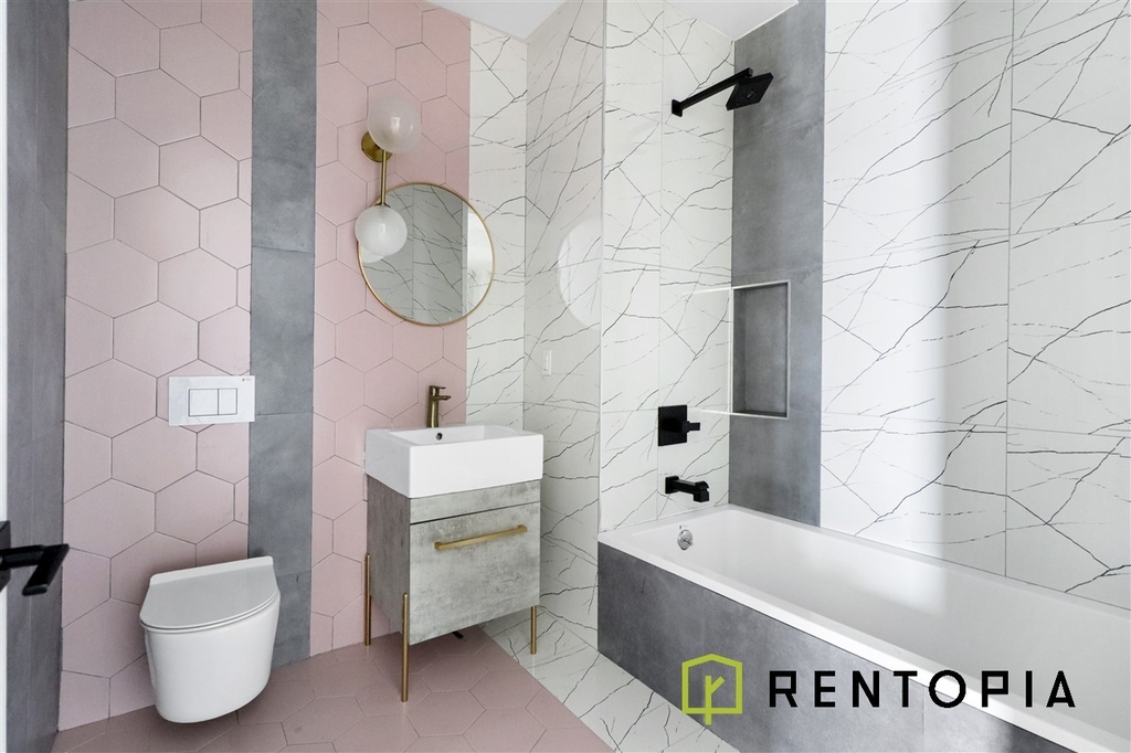 209 Montrose Avenue - Photo 2