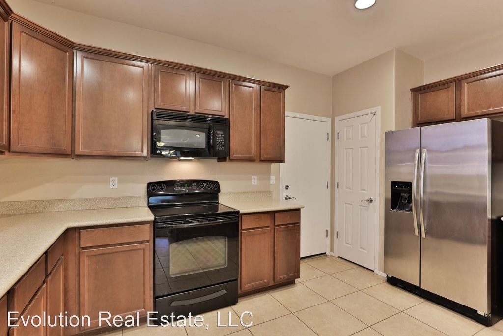 3067 E. Palmdale Ln. - Photo 8