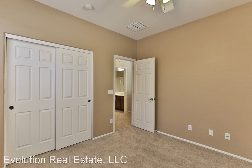 3067 E. Palmdale Ln. - Photo 12