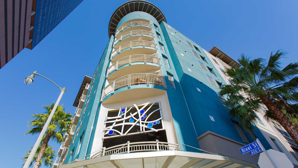 1050 Wilshire Blvd - Photo 2