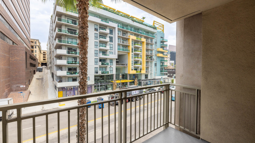 1050 Wilshire Blvd - Photo 42