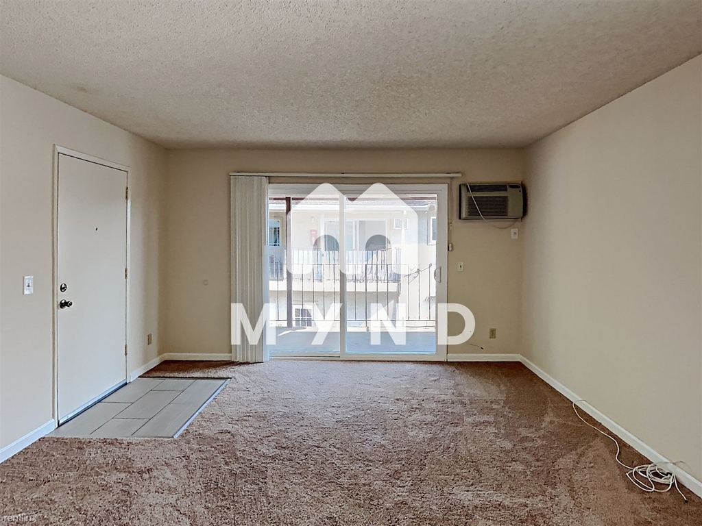 1574 Tenaka Pl Apt 4 - Photo 2