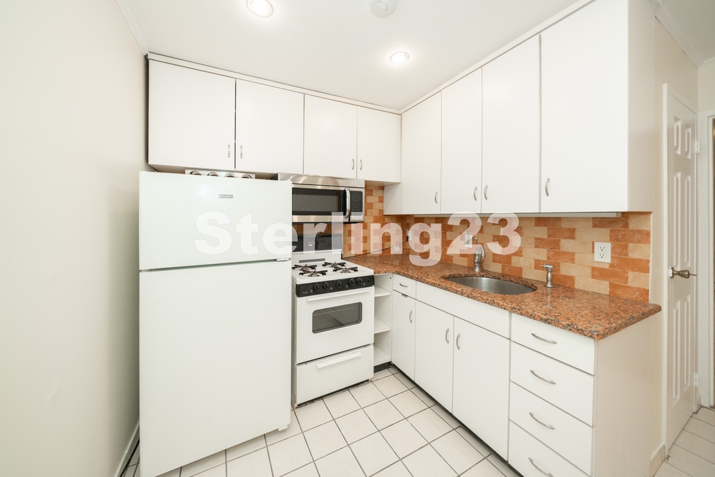 30-14 70th Street - Photo 5