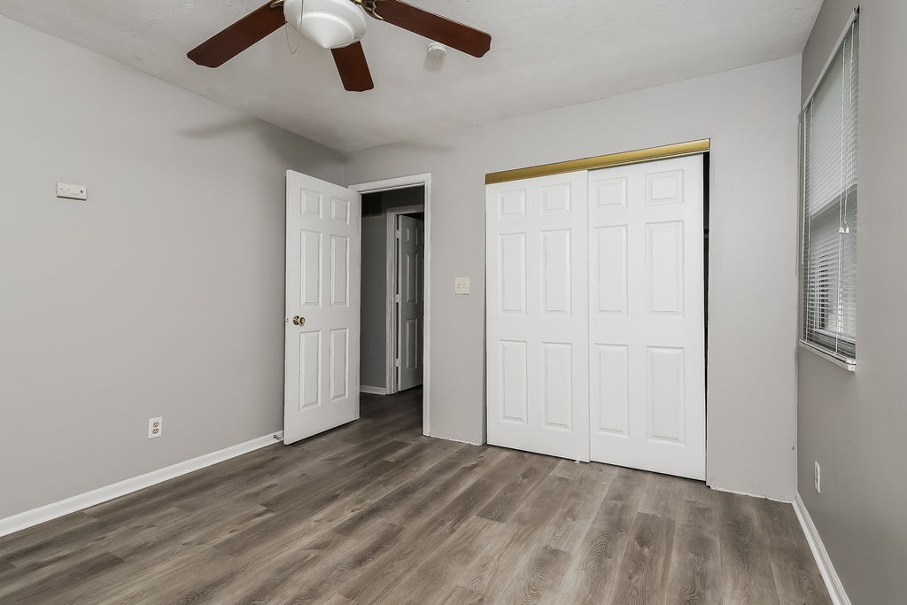 907 Wood Creek Place - Photo 9