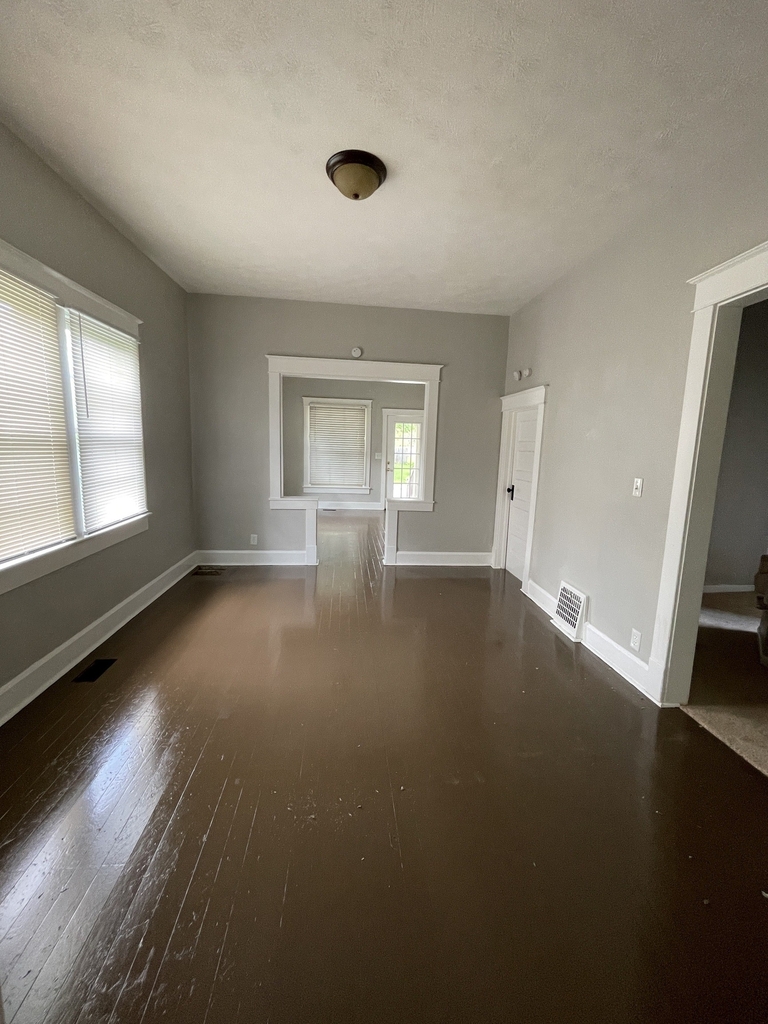 4113 Cornelius Avenue - Photo 3