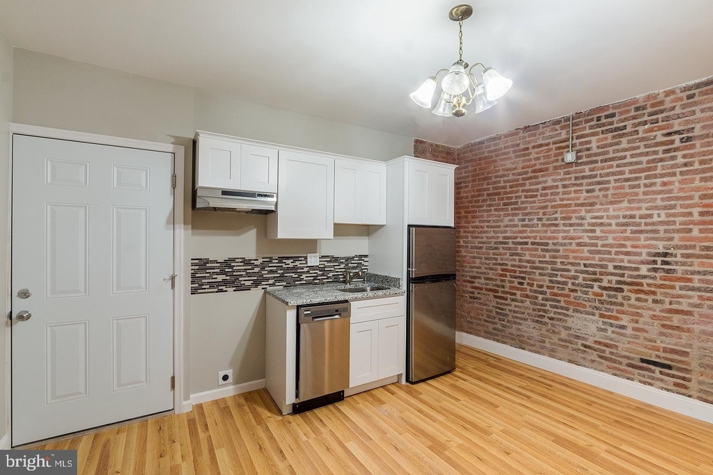 1126 E Passyunk Avenue - Photo 3