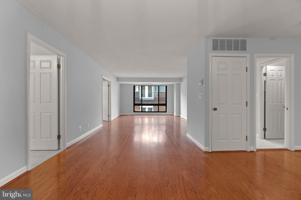 1077 30th Street Nw - Photo 17