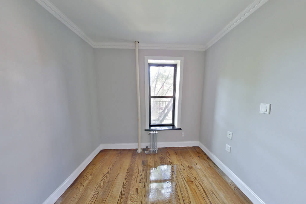 Gorgeous, Sunny Spacious UES 2 Bedroom Unit with W/D in Unit  - Photo 3