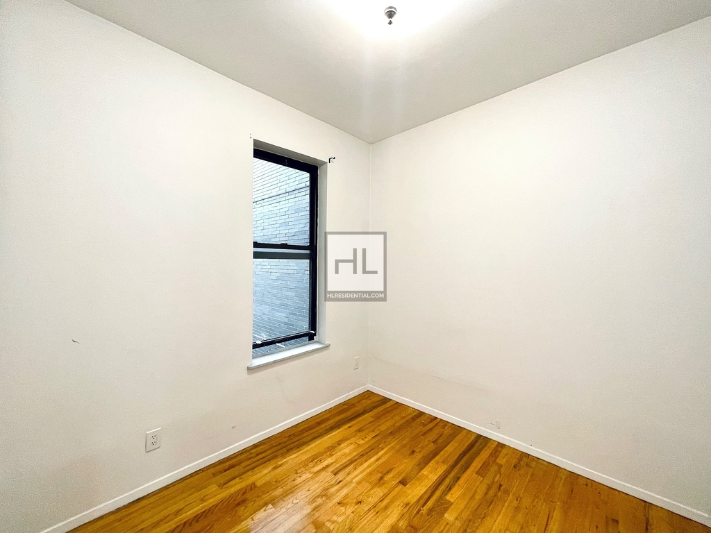 202 East 6 Street - Photo 3