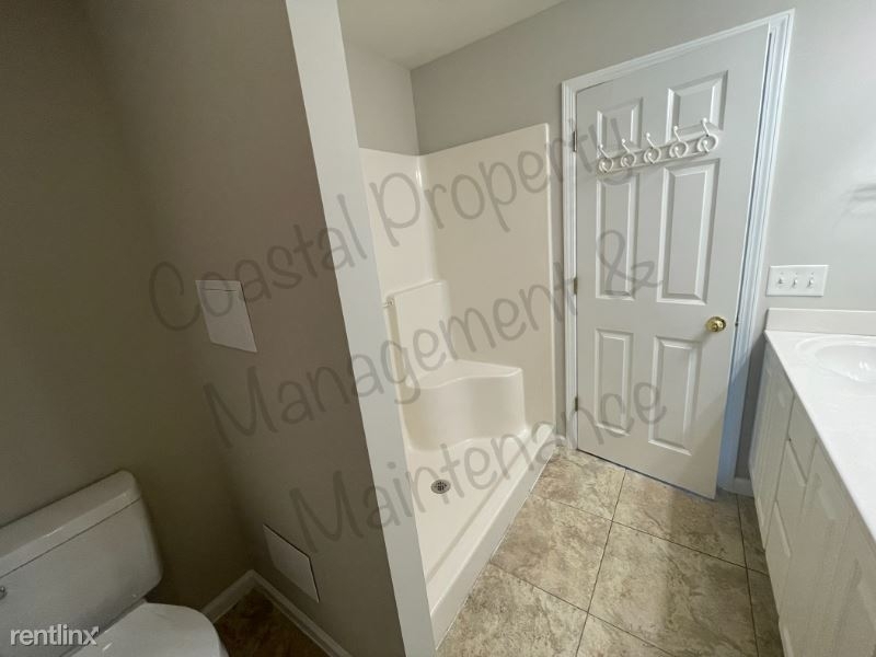 1074 Great Lakes Cir - Photo 21