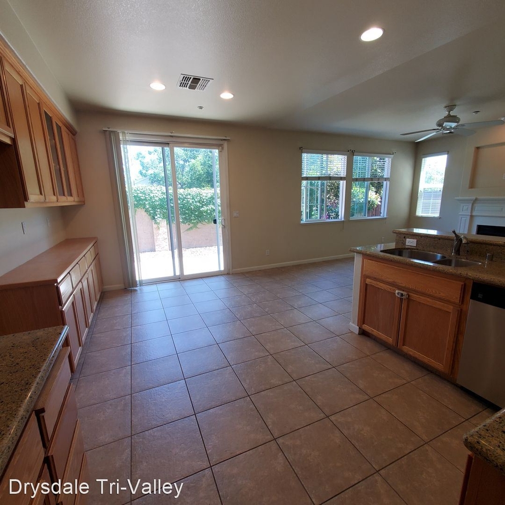 1018 Sycamore Lane - Photo 10