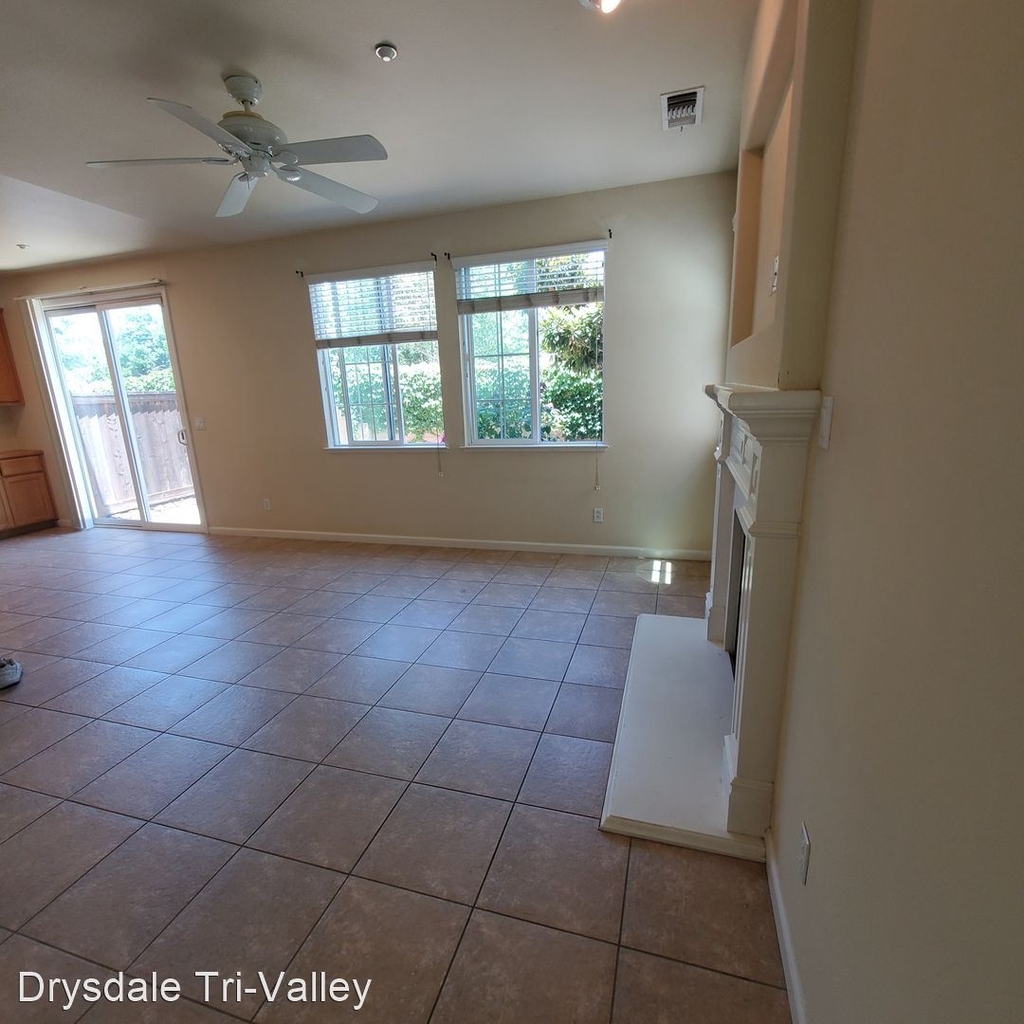 1018 Sycamore Lane - Photo 6