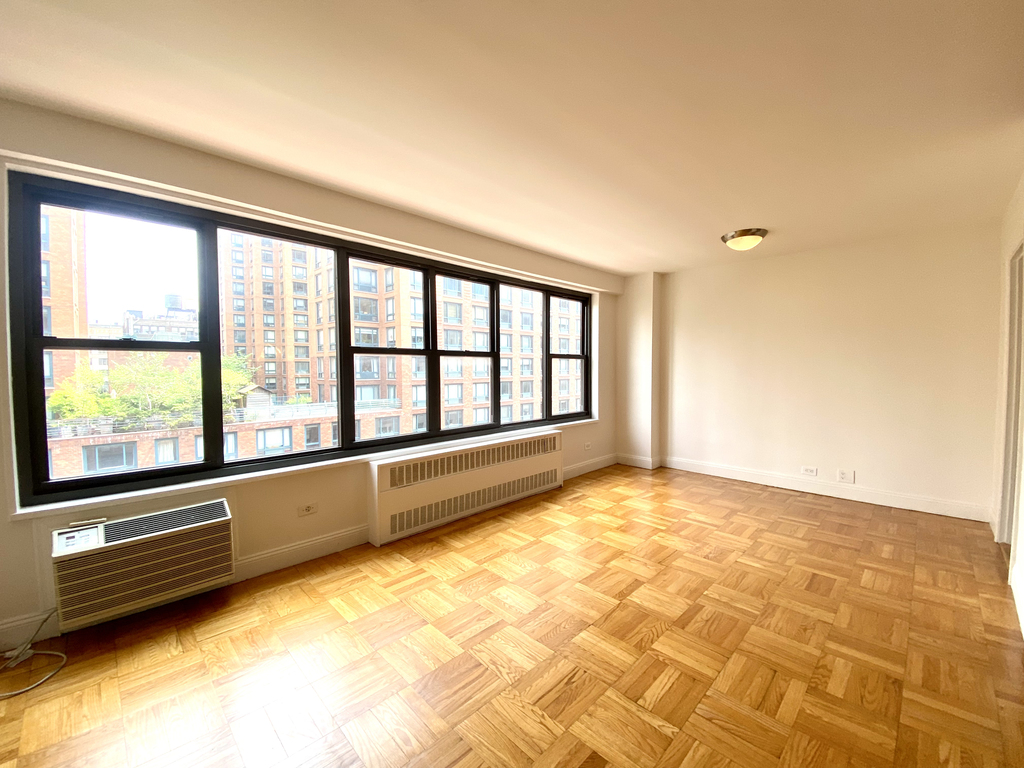 13th & 4th Avenue - Photo 2