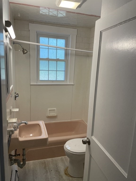 14 Edinboro - Photo 6