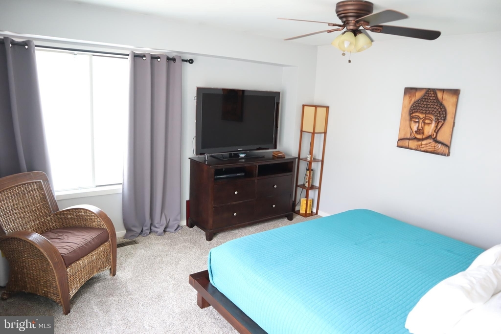 9802 Sailfish Terrace - Photo 13