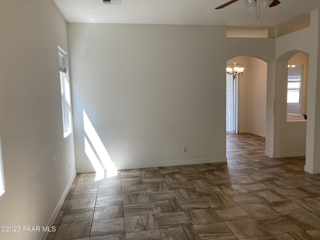 6070 E Greer Lane - Photo 3