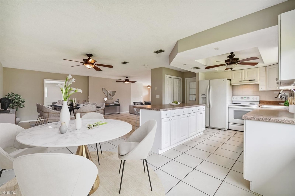 500 R Sanibel Court - Photo 14