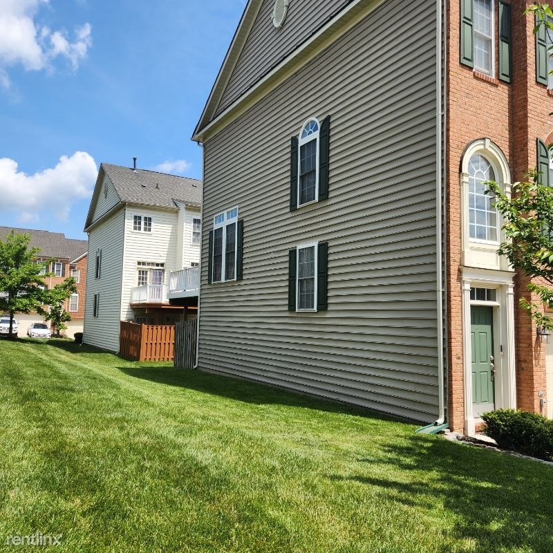 8400 Chaucer House Court - Photo 1