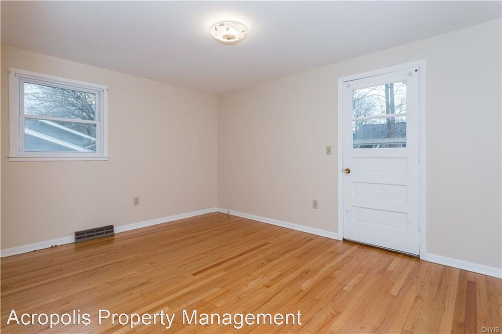 321 Wells Avenue West - Photo 23