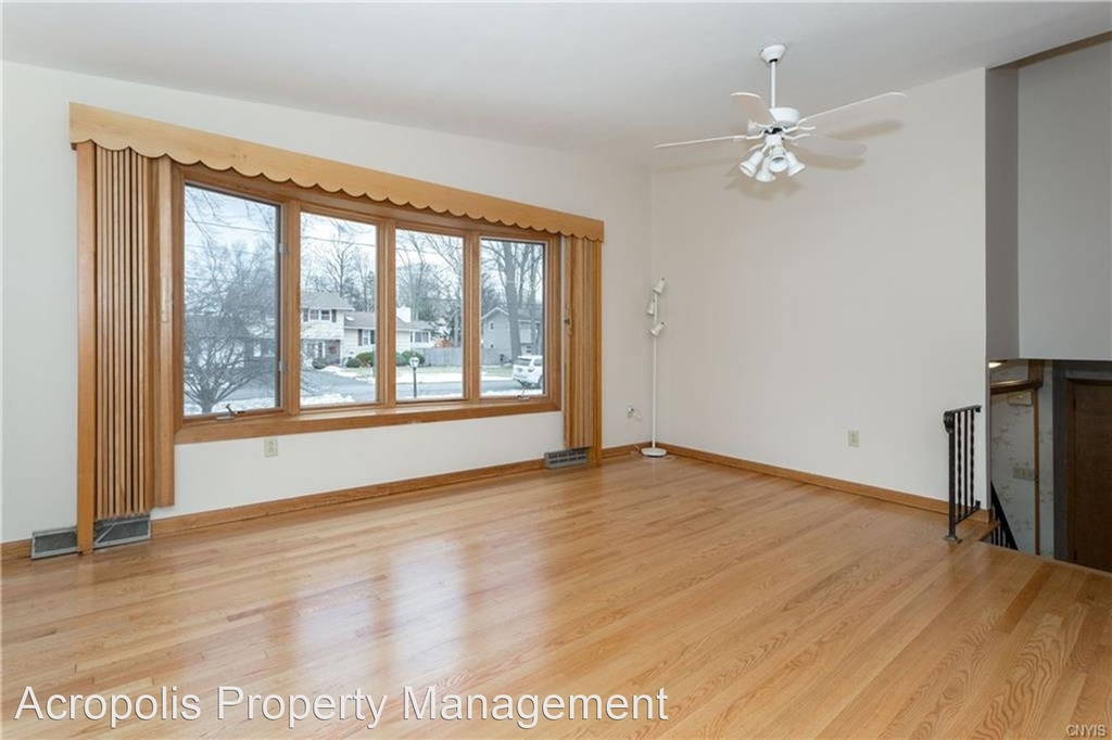 321 Wells Avenue West - Photo 7