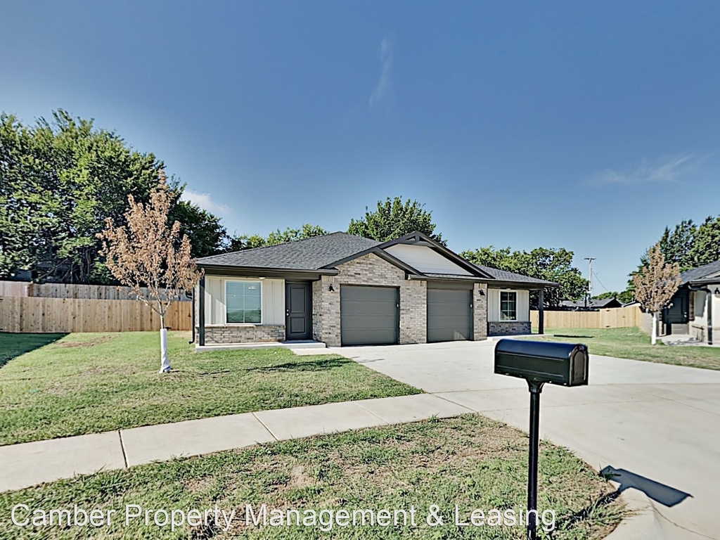 1320 Nw 111th Street - Photo 0