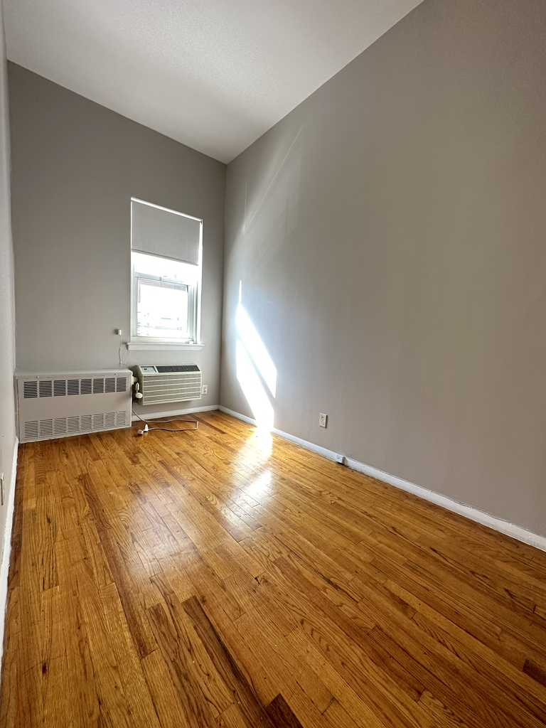 1129 Lexington Avenue - Photo 2