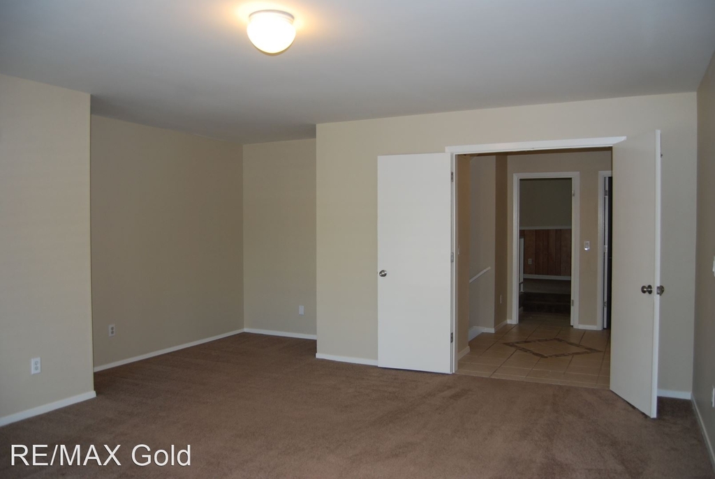 4935 Golden Springs Drive - Photo 17