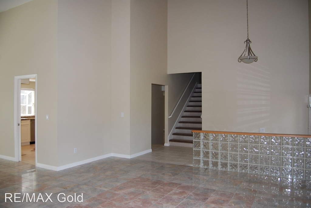 4935 Golden Springs Drive - Photo 11