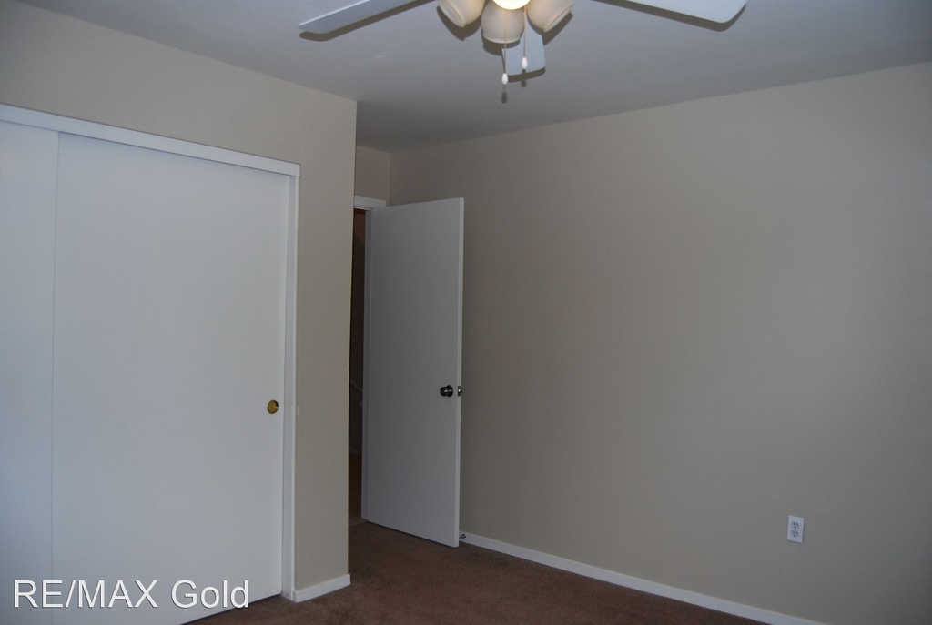 4935 Golden Springs Drive - Photo 14