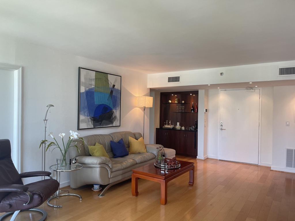 140 Se 5th Avenue - Photo 4