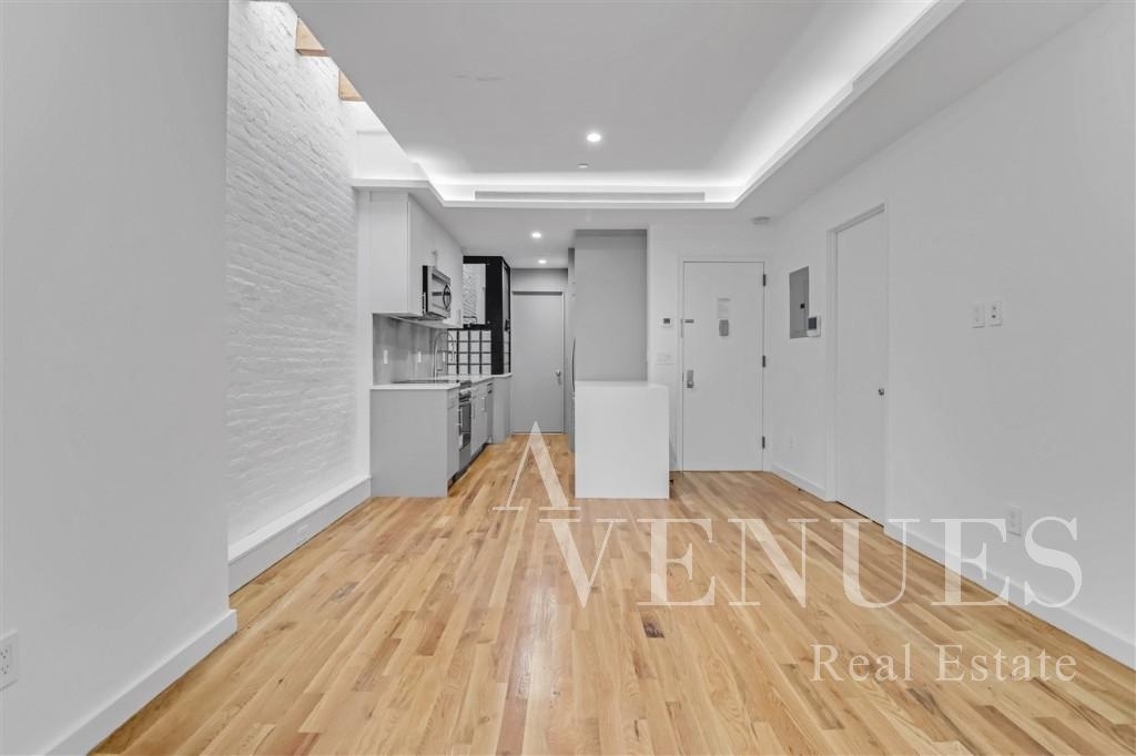 319 East 93rd Street - Photo 1